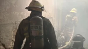 Reacción inmediata ante explosión de registro eléctrico en el centro de Guadalajara